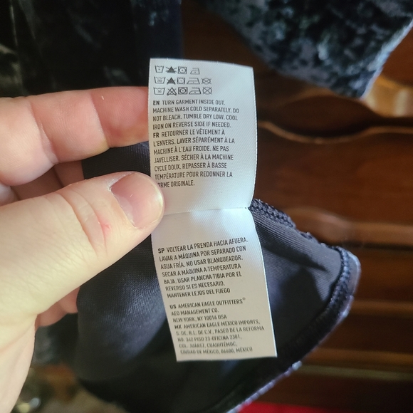 BOGO FREE AMERICAN EAGLE Velvet Navy Cold Shoulder Top with Raw Hemline sleeves - Picture 5 of 6